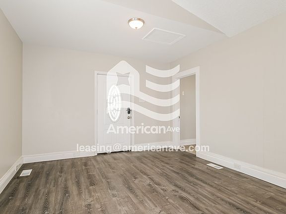 79867_005_living_room_13884645.jpg