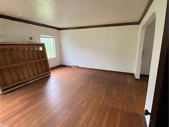 5th image of 1122 Edgewood Dr