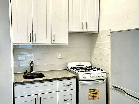 5th image of 1072 2nd Ave #4F