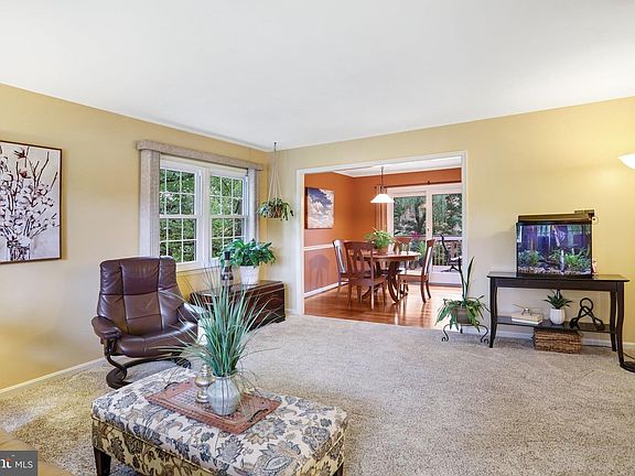 4th image of 904 Dunbarton Ct