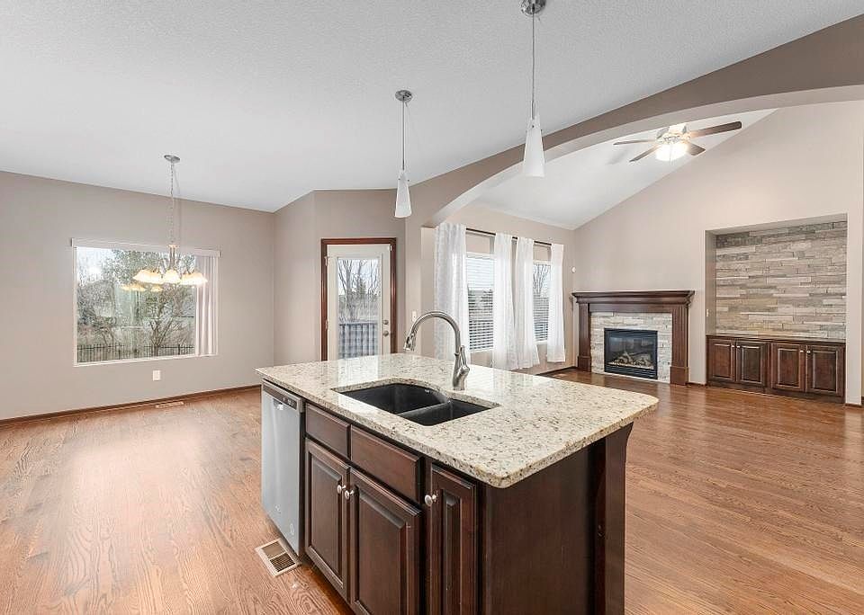 1st image of 4118 N Parkdale Cir