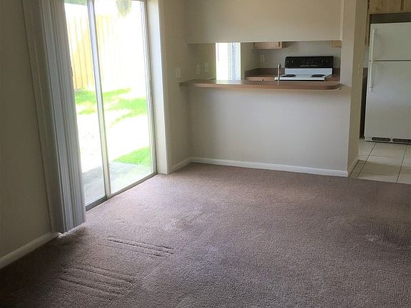3rd image of 4051 SE 21st Ct APT B