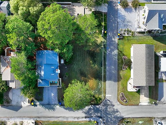 3rd image of 679 Evans Ave