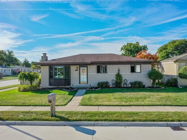 18922 Voiland St, Roseville, MI 48066