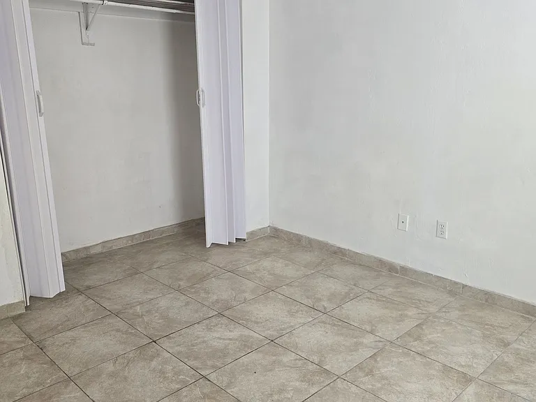 765 Georgia St — Photo 12