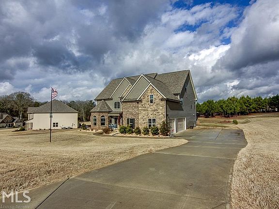 2nd image of 335 Grandmas Ln