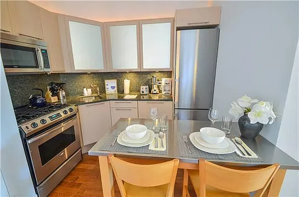 Rented by Global Realty Opportunities | media 16