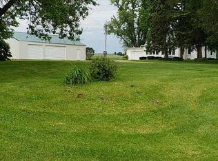 15606 Sand Rd, Fulton, IL 61252