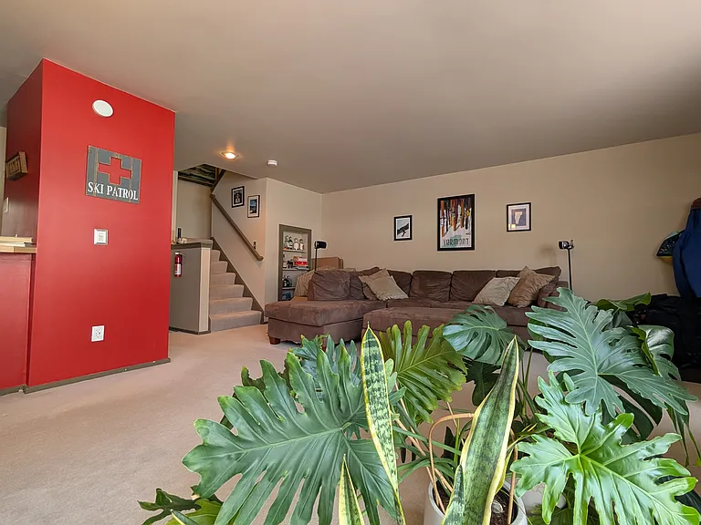 78 Winding Brook Dr — Photo 2