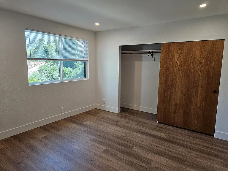 1615 Olive St #B — Photo 8