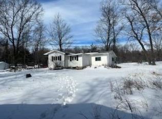 N5576 Maple Hill Rd, Ogdensburg, WI 54962