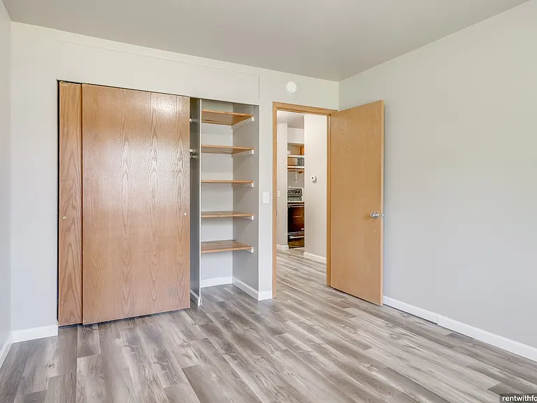 835 Merritt Ave — Photo 18