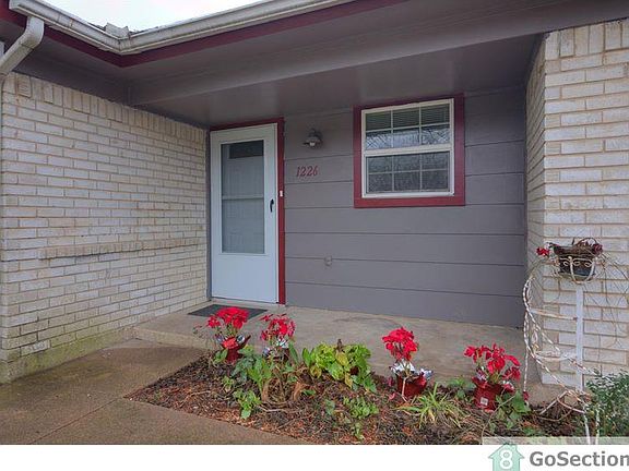 2nd image of 1226 Mars St