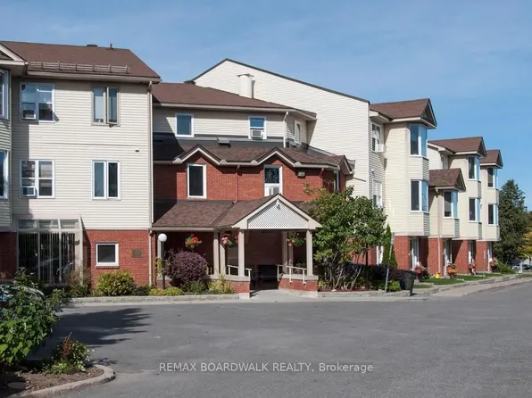 848 Seyton Dr #339, Ottawa, ON K2H 9G6
