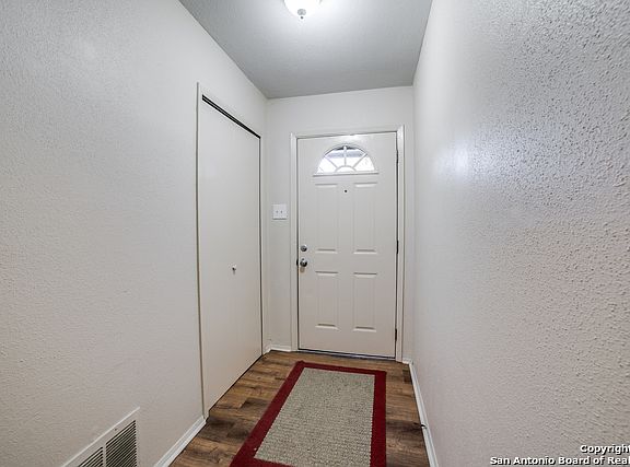 4th image of 8314 Willow Creek Dr