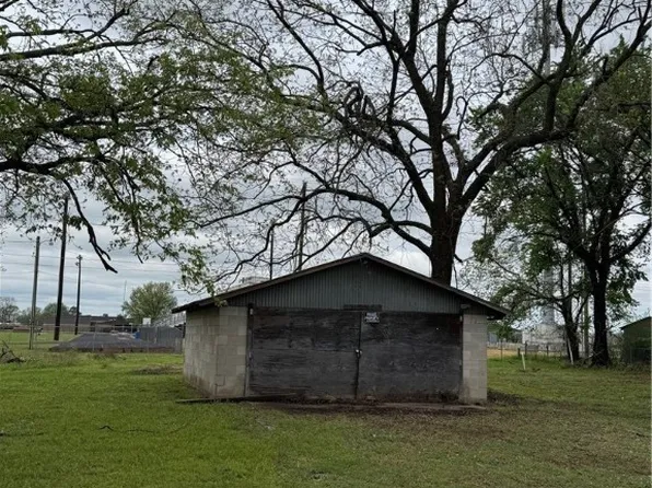 209 S Denver St, Spiro, OK 74959