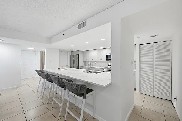 1915 Lavers Cir E #508 — Photo 2