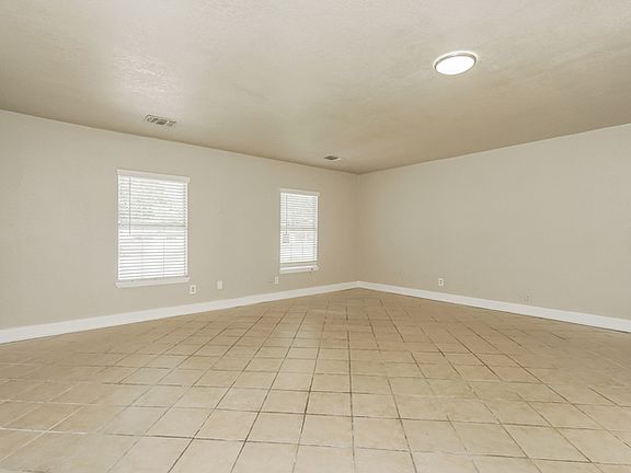 5th image of 1070 Hickory Trail St