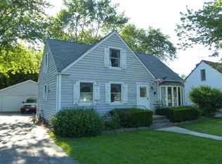 618 Parker Dr, Lombard, IL 60148