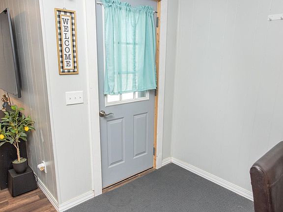 4th image of 514 E 2nd St