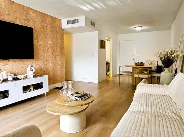 4804 NW 79th Ave APT 201, Doral, FL 33166