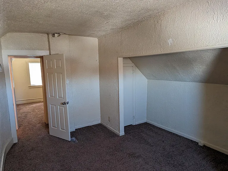 219 Pearl St — Photo 29