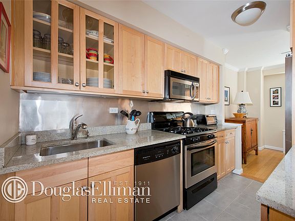 3rd image of 382 Central Park W APT 6J