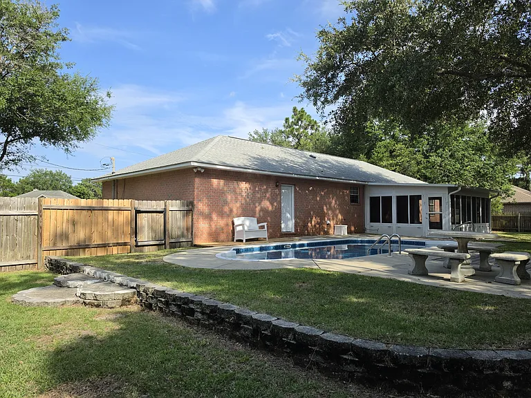 2501 Elkhart Dr — Photo 35