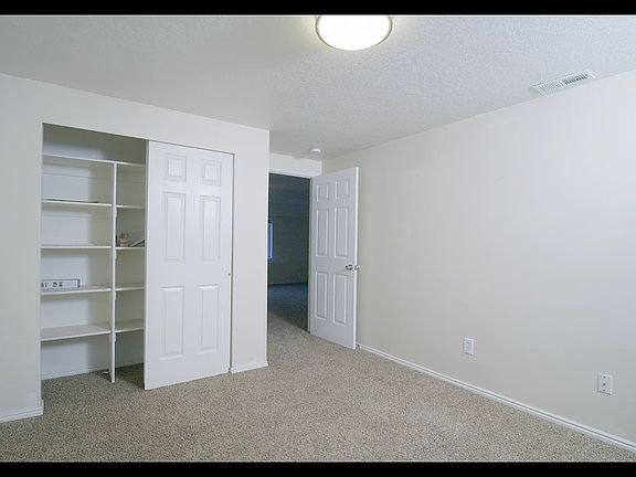 5th image of 3816 S Congress Dr