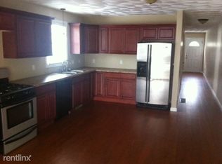 100 Oakland Ave, Cranston, RI 02910