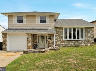 9743 Morefield Rd, Philadelphia, PA 19115