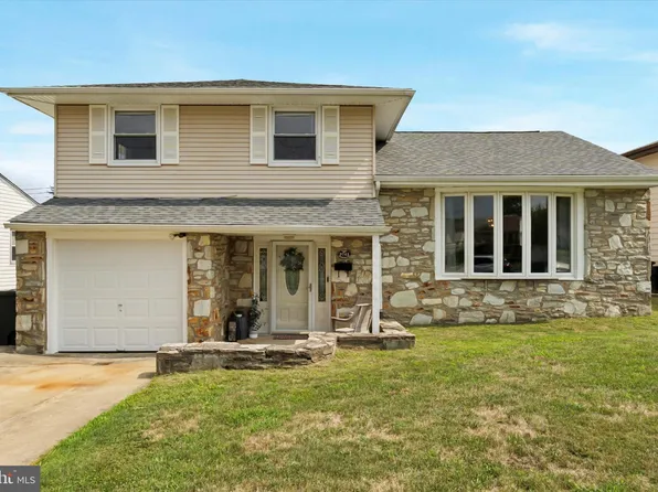 9743 Morefield Rd, Philadelphia, PA 19115