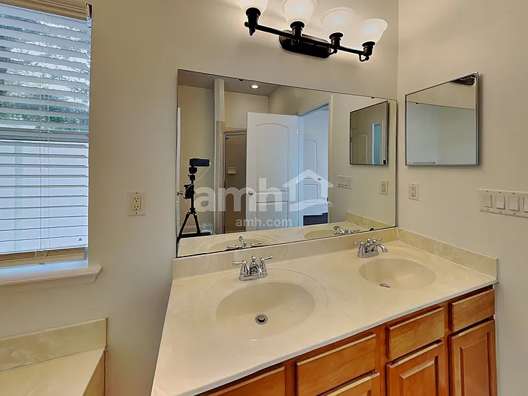 11551 Oak Meadow Ln — Photo 11