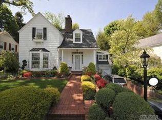 523 Hunt Ln, Manhasset, NY 11030