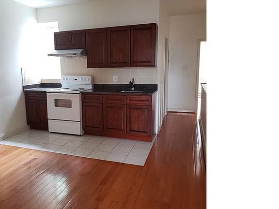 5th image of 1618 W Westmoreland St #3