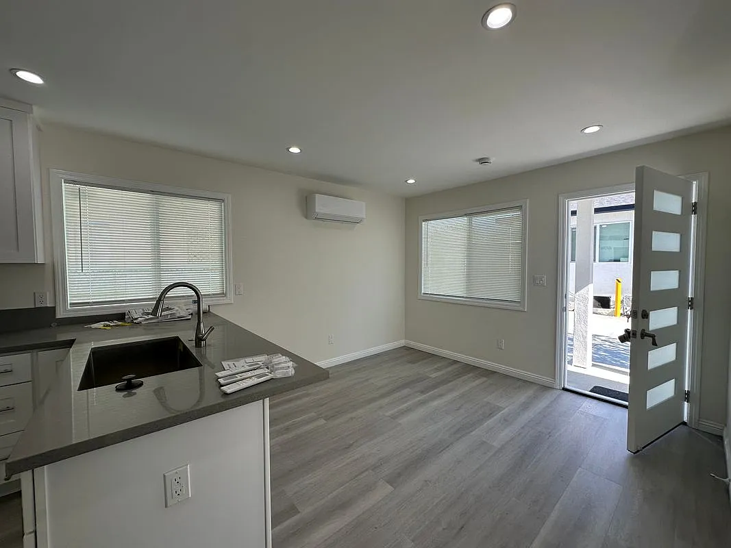 2 bed, 2.0 bath, 616 sqft, $2,500 — Photo 4