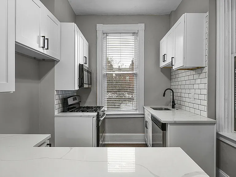 2205 S 11th St — Photo 1