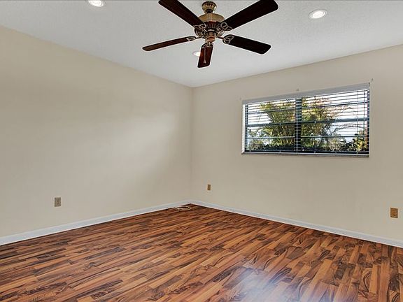 3rd image of 408 Sportsman Ave