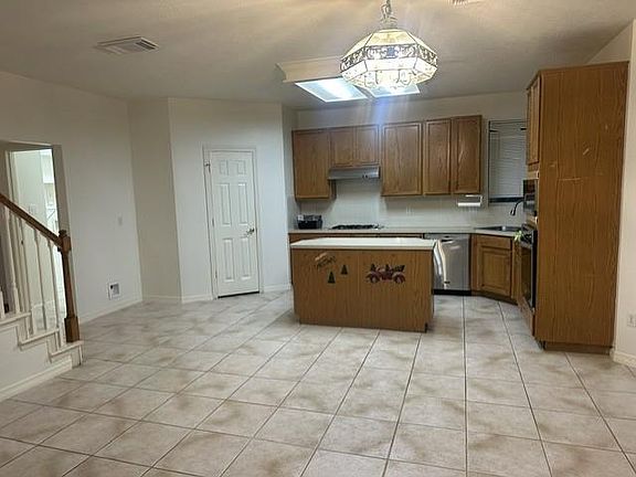 3rd image of 1030 Forestburg Dr