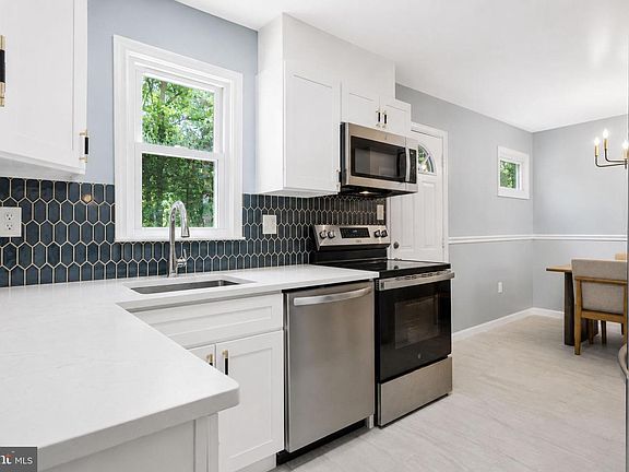 3rd image of 11563 Timberbrook Dr