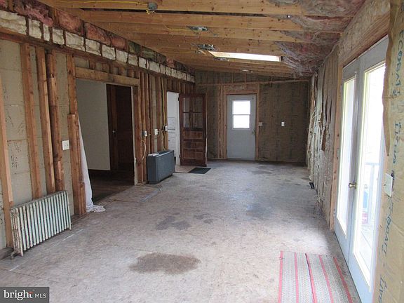 4th image of 385 S Main St #385