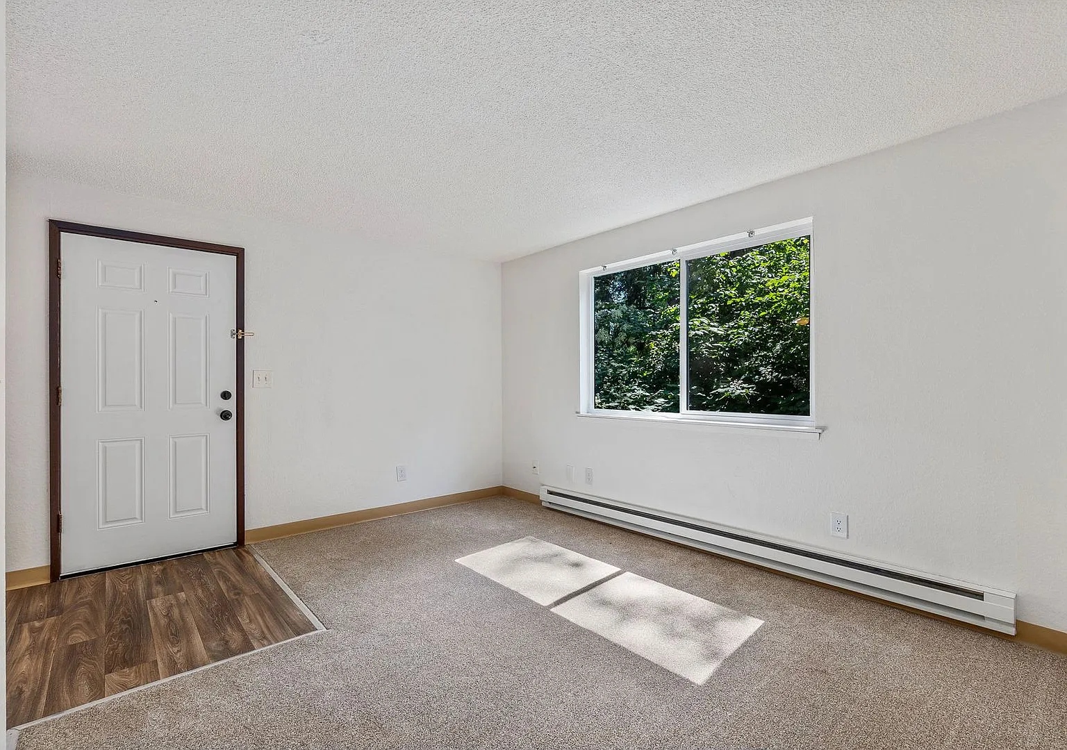 Timberlakes Apts — Photo 1