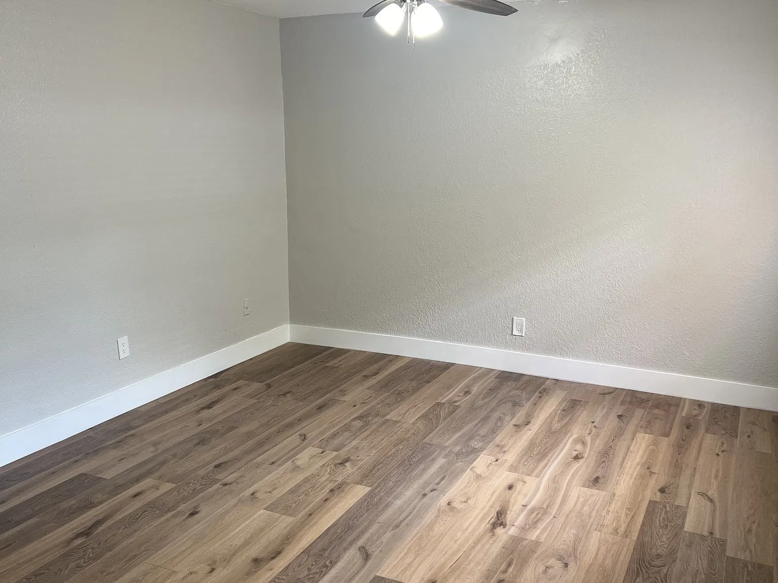 1640 N Dixie Hwy - 3 — Photo 3