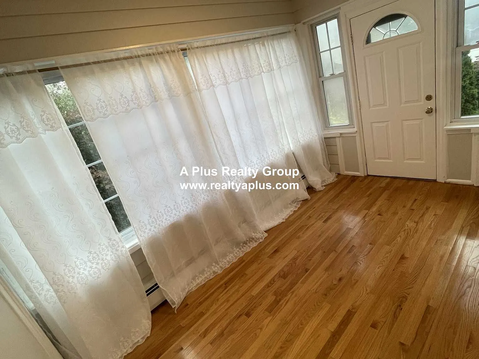 3 bed, $3,300 — Photo 2