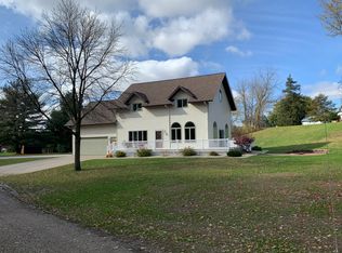 72 Mary St, Clermont, IA 52135