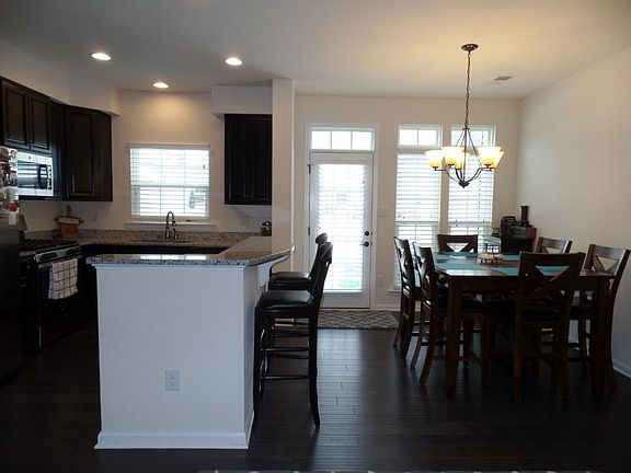 4th image of 8895 Ringview Dr