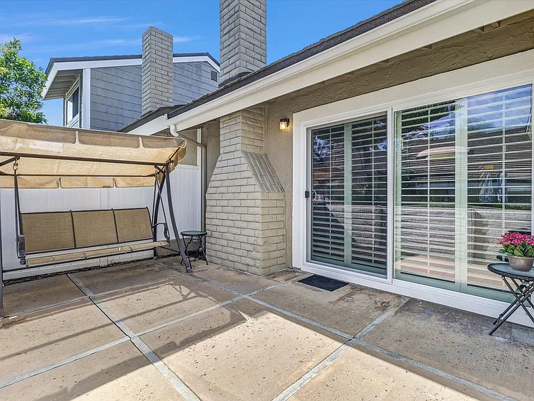 5 Fernbank — Photo 22