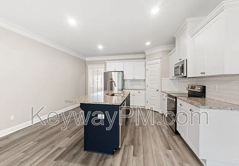 1066 Linsmore Ave — Photo 5