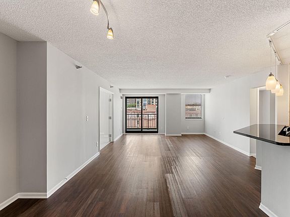 2nd image of 401 1st St S #623