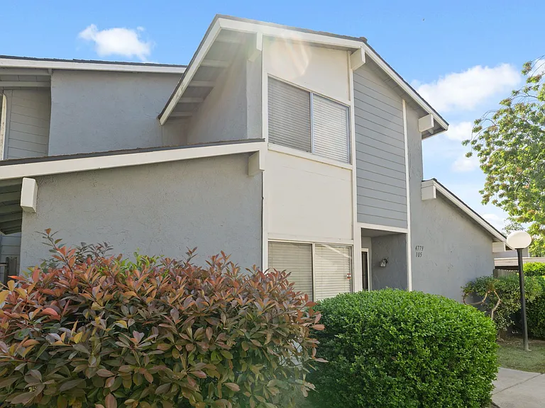 4779 N Cedar Ave #105 — Photo 2